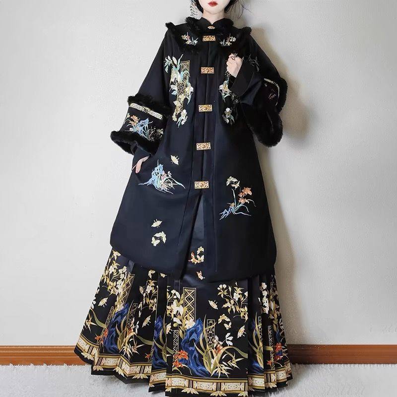 琉璃记【春暖花开】汉服女冬款重工刺绣圆领长袄新年战衣拜黑年服