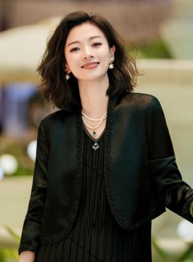 醋酸简约设计感V领长袖黑色外套