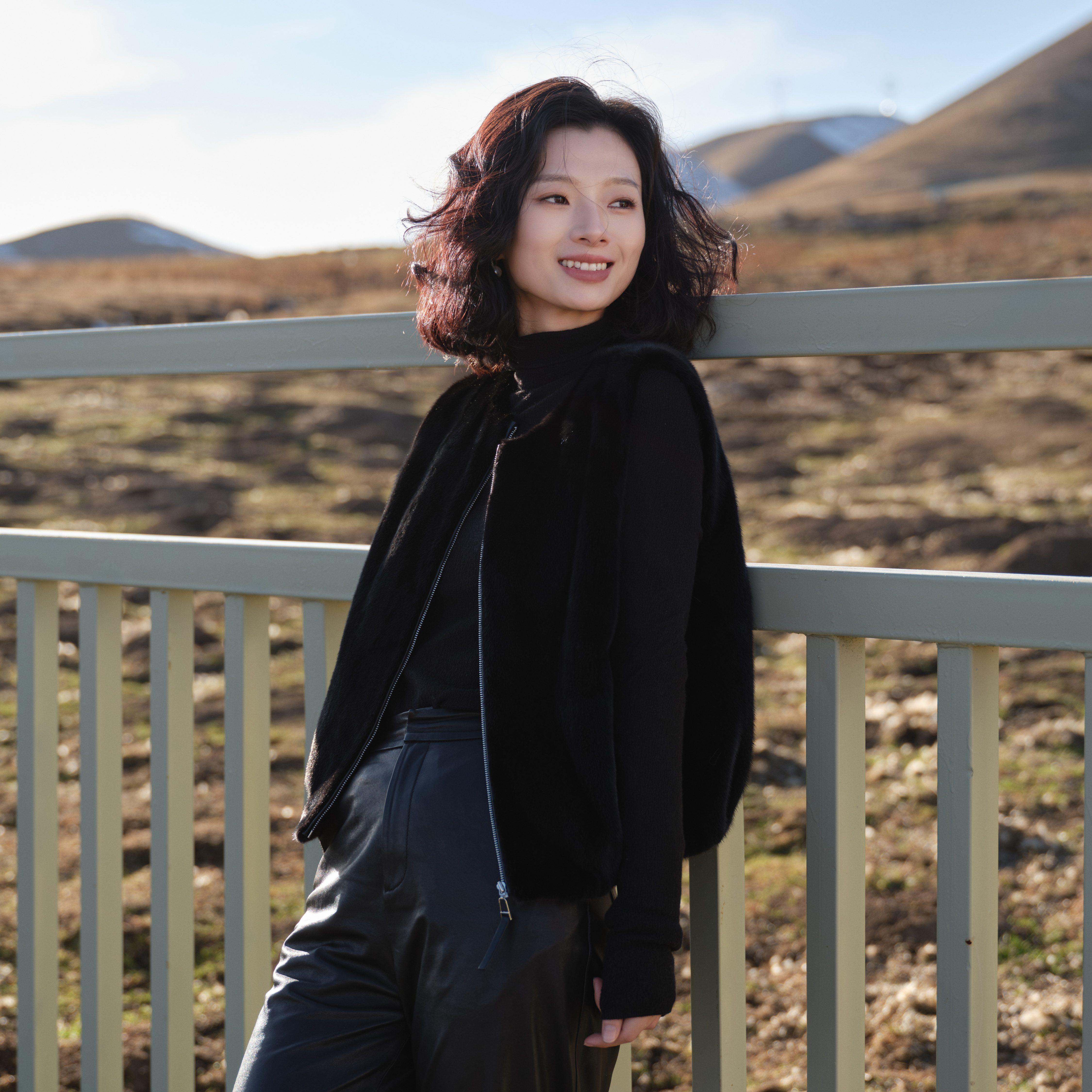 宝嘉美水貂半抽直排老钱风马甲女