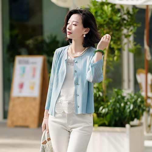 西子/【湖光春风】纯色褶皱排扣开衫通勤时尚天蓝色外套/WTSJ010