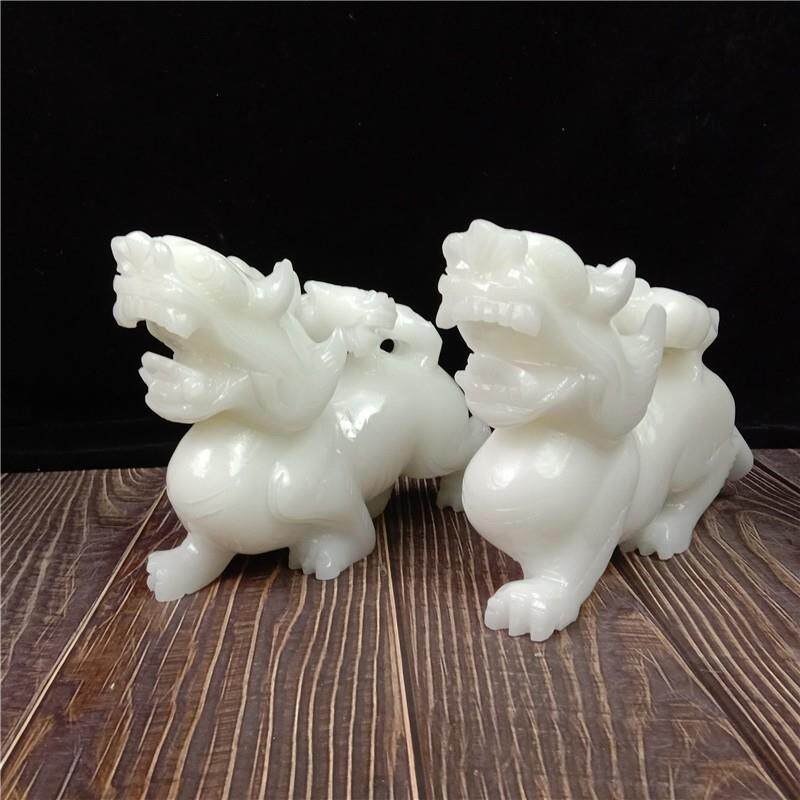 天然白玉貔貅摆件 明清古典风格玉石装饰品