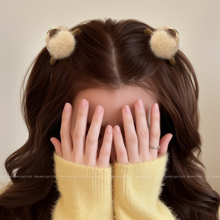 独特漂亮公主头抓夹两侧毛球可爱半扎侧边发夹2025新款高级感头饰