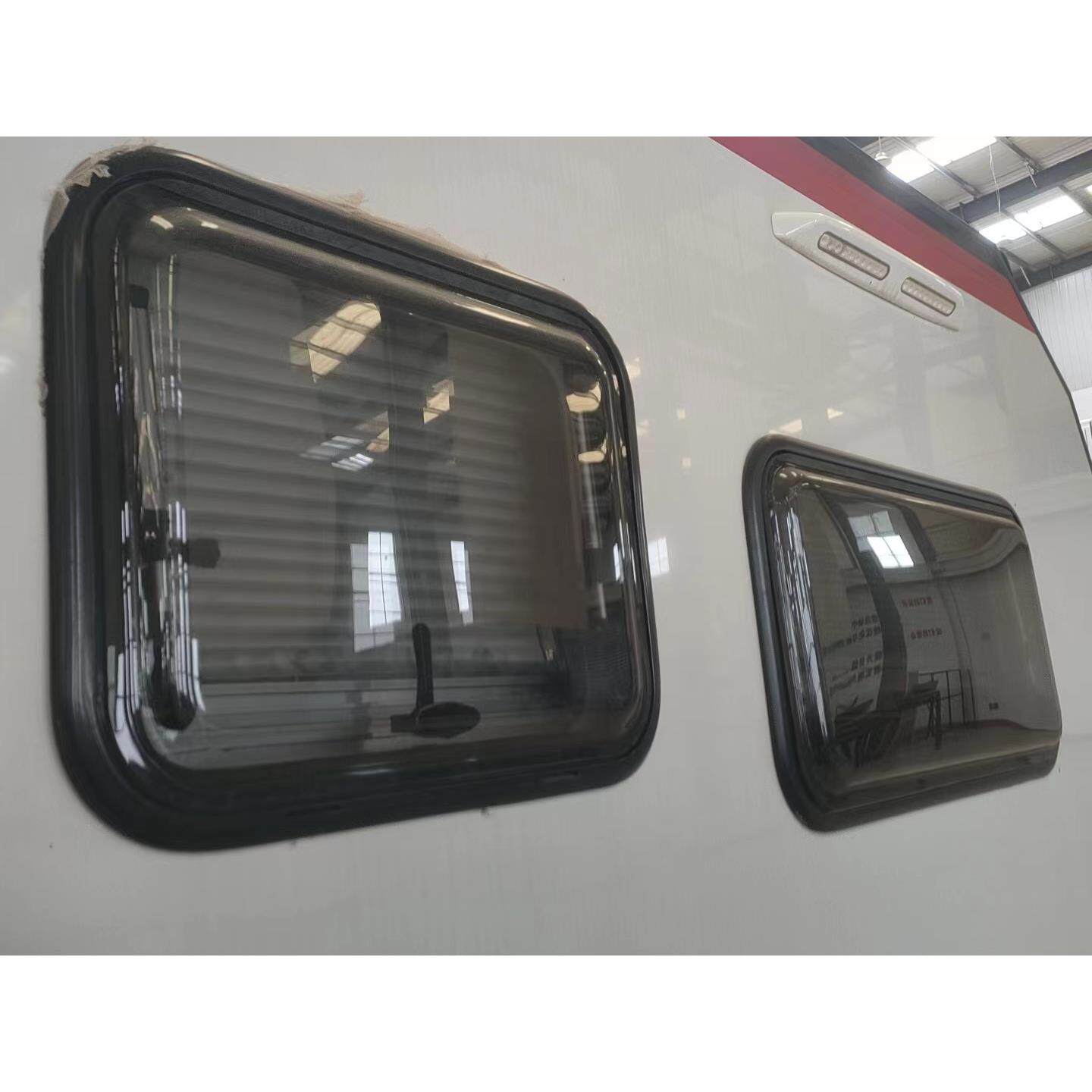 C型房车双层亚克力窗户房车外推窗户中空外推窗拖挂窗户总成保温