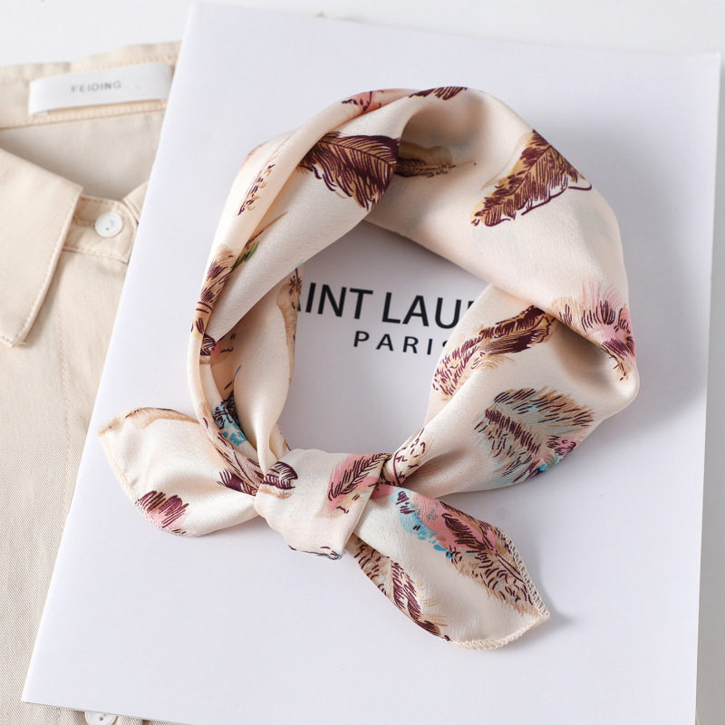 韩国ins小方巾女百搭时尚装饰职业女性围巾丝巾秋冬文艺空姐领巾