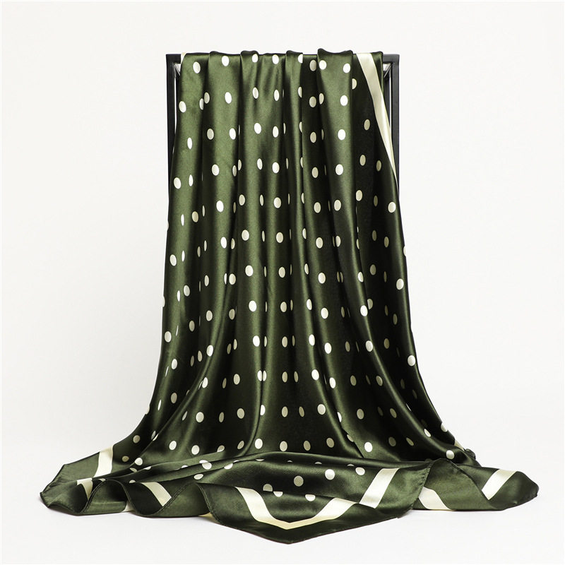 韩国时尚波点方巾90cm大尺寸旅游防晒披肩色丁仿真丝围巾秋冬薄款