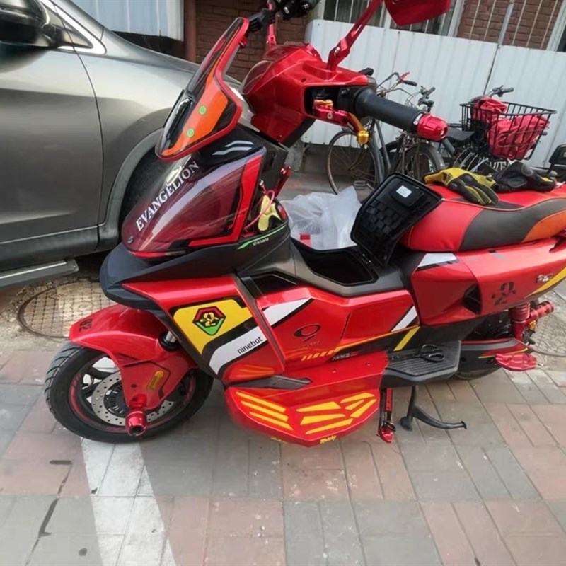 九号机械师二代Mmax2前倾斜下沉加宽脚踏板。