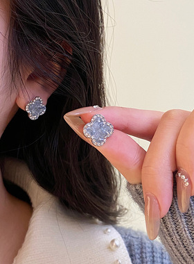 超仙蓝色碎钻四叶草耳环女夏季新款小清新高级感精致轻奢耳饰品女