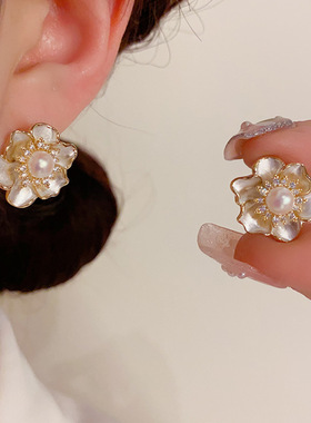 日韩甜美珍珠锆石耳钉S925银针花朵独特设计轻奢耳环气质温柔耳饰