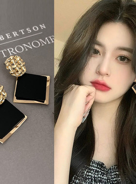 黑色方形几何复古耳环独特漂亮耳钉2026新款爆款高级感巨好看耳饰