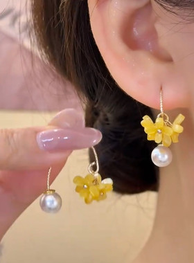 时尚复古耳钉饰品爆款小巧独特漂亮新款耳饰黄色2026配饰耳环耳坠