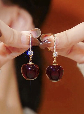 红色樱桃车厘子耳钉独特漂亮耳环2026新款爆款高级感耳饰耳坠耳钩