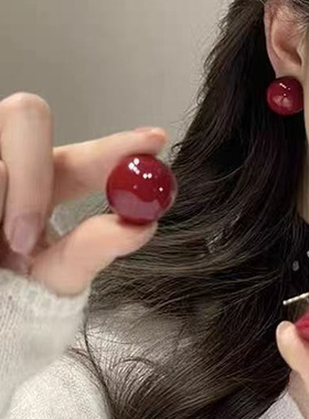 新年红色馒头半圆珠珠耳钉2026爆款气质耳环轻奢高级感精致耳饰女