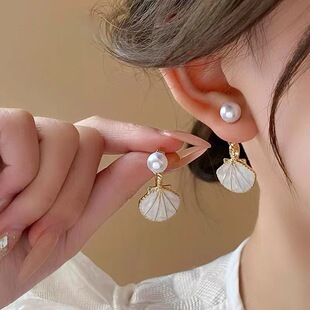 S925银针滴油贝壳珍珠耳钉小众设计气质流苏高级感耳环女耳饰