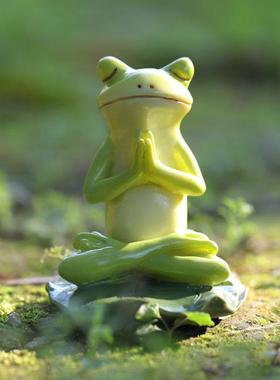 创意田园小青蛙摆件微景观盆景鱼缸造景桌面装饰可爱动物汽车摆件