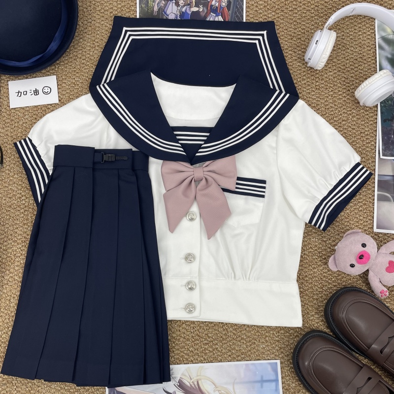 樱奈家收腰泡泡袖白三本水手服