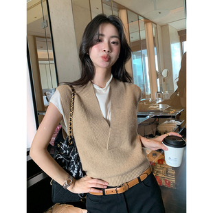 韩系老钱风穿搭v领针织马甲女春秋慵懒休闲叠穿坎肩无袖通勤上衣