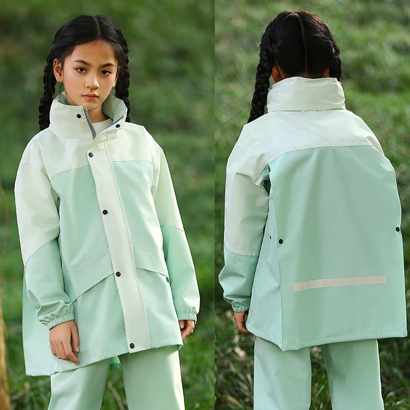 时尚的儿童雨衣和雨裤分割集与大边缘和防雨，通用学生和儿童背包