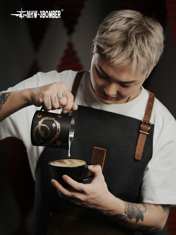 蛇年限量|轰炸机Mhw拉花罐涡轮牛奶罐鳄鱼嘴专业牛奶泡沫杯压花5.