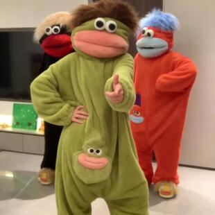 【现货速发】大嘴怪睡衣有头发连体女丑鱼搞笑沙雕卡通抽象奇葩款