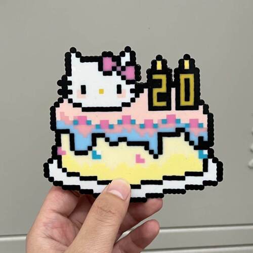 Hel Kitty生日l蛋糕像素风拼豆成品钥匙扣o冰箱贴包挂件拼豆成品