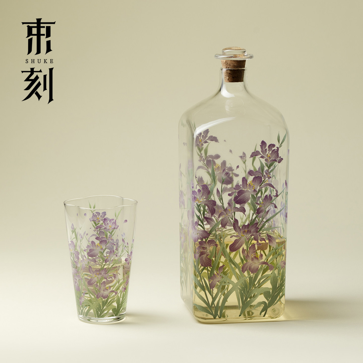 束刻小清新鸢尾花四方玻璃热泡瓶冷萃瓶高档随手果酒瓶密封瓶酒壶 - 实物图