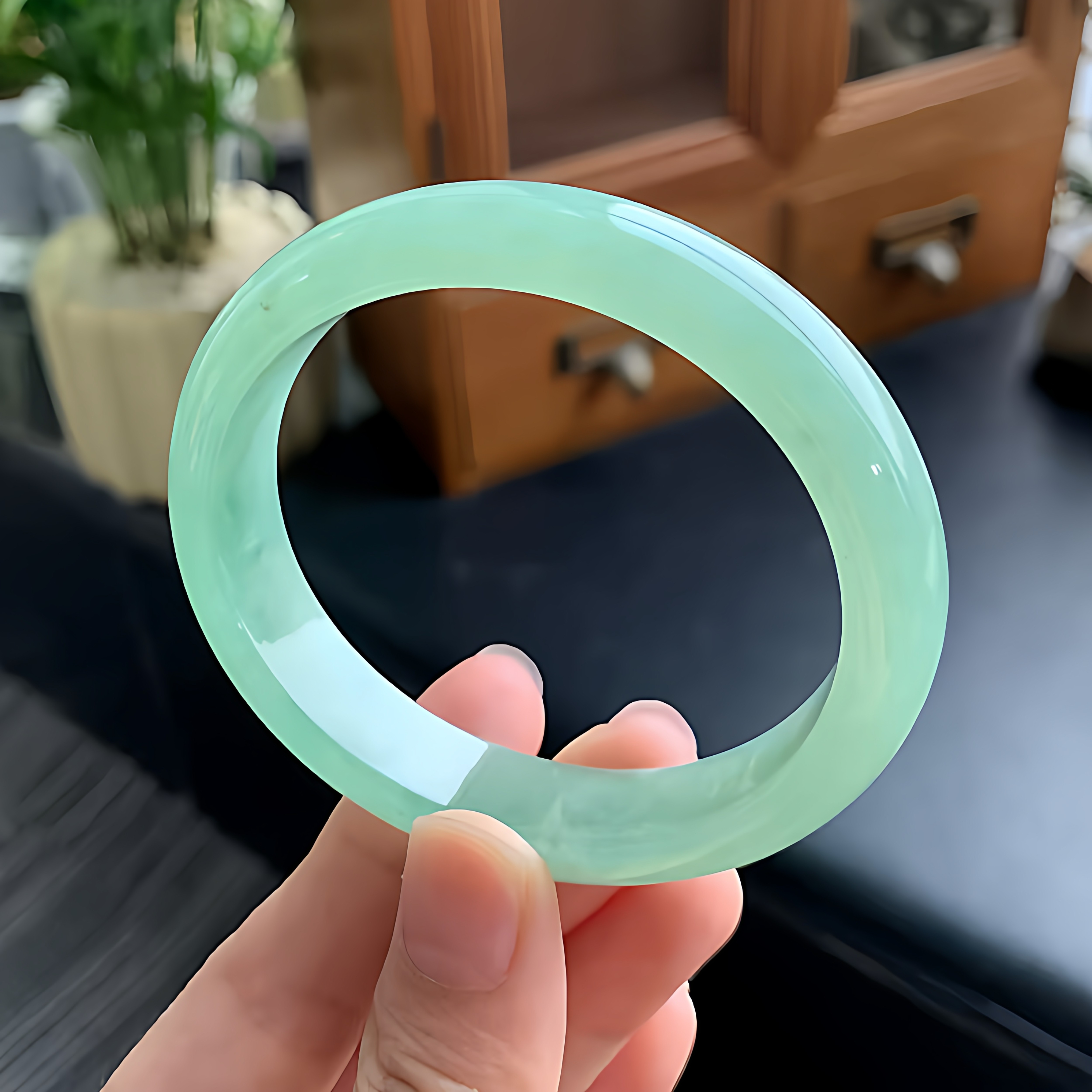 玉长情【绿枝系列】高端缅甸翡翠冰种飘花玉手镯子浅绿步离镯处理