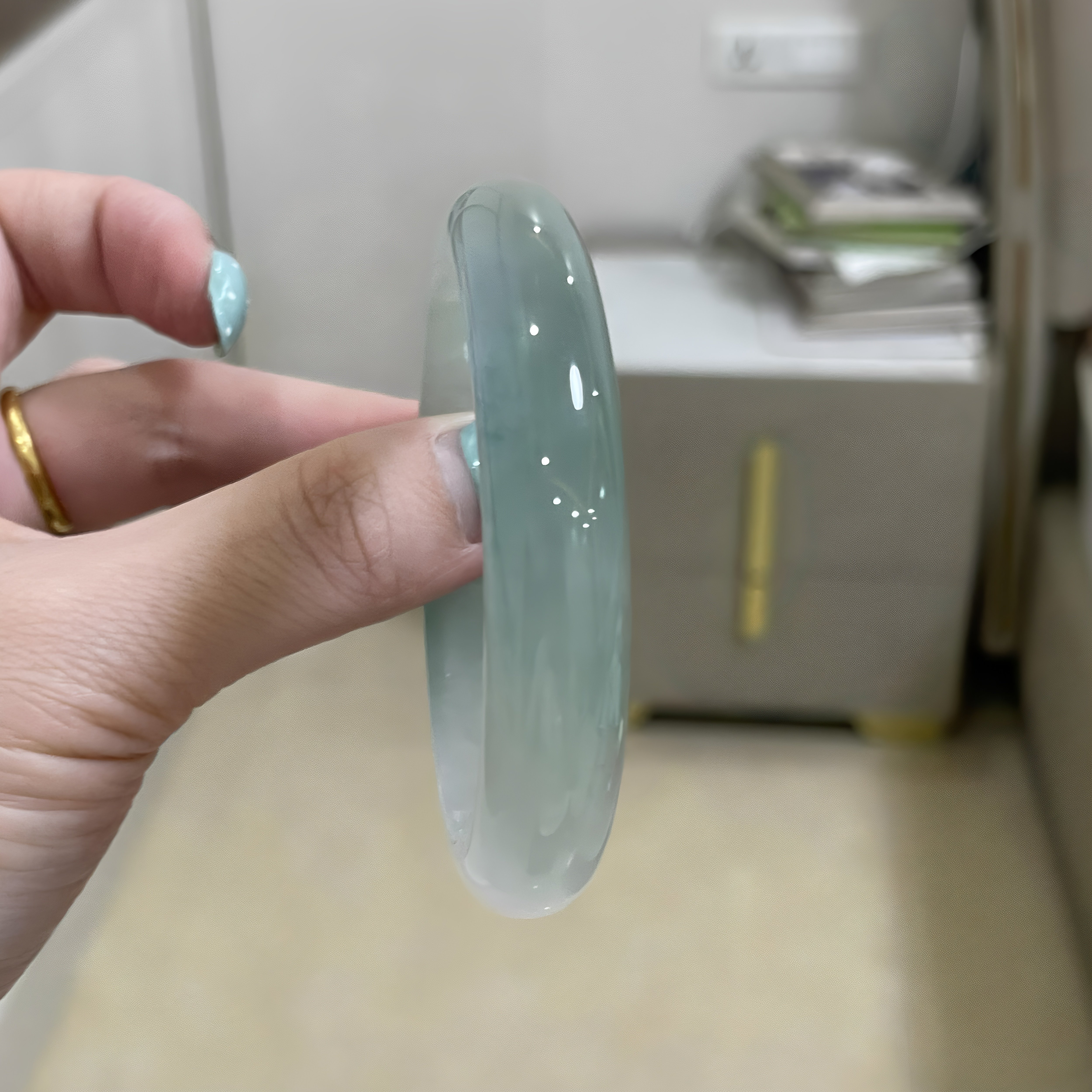 玉长情【丹青系列】高端翡翠油青玉手镯子冰种飘花贵妃镯玉石处理