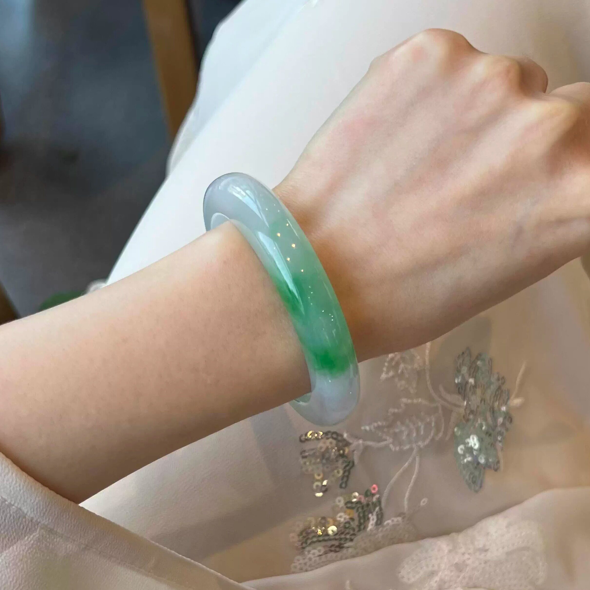 玉长情【百花系列】高冰种翡翠玉手镯纯色晴水浅绿缅甸真玉石处理