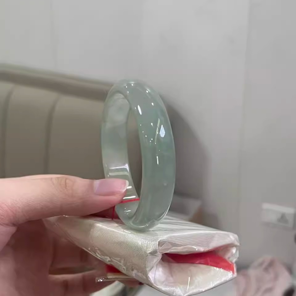 玉长情【丹青系列】翡翠玉手镯子