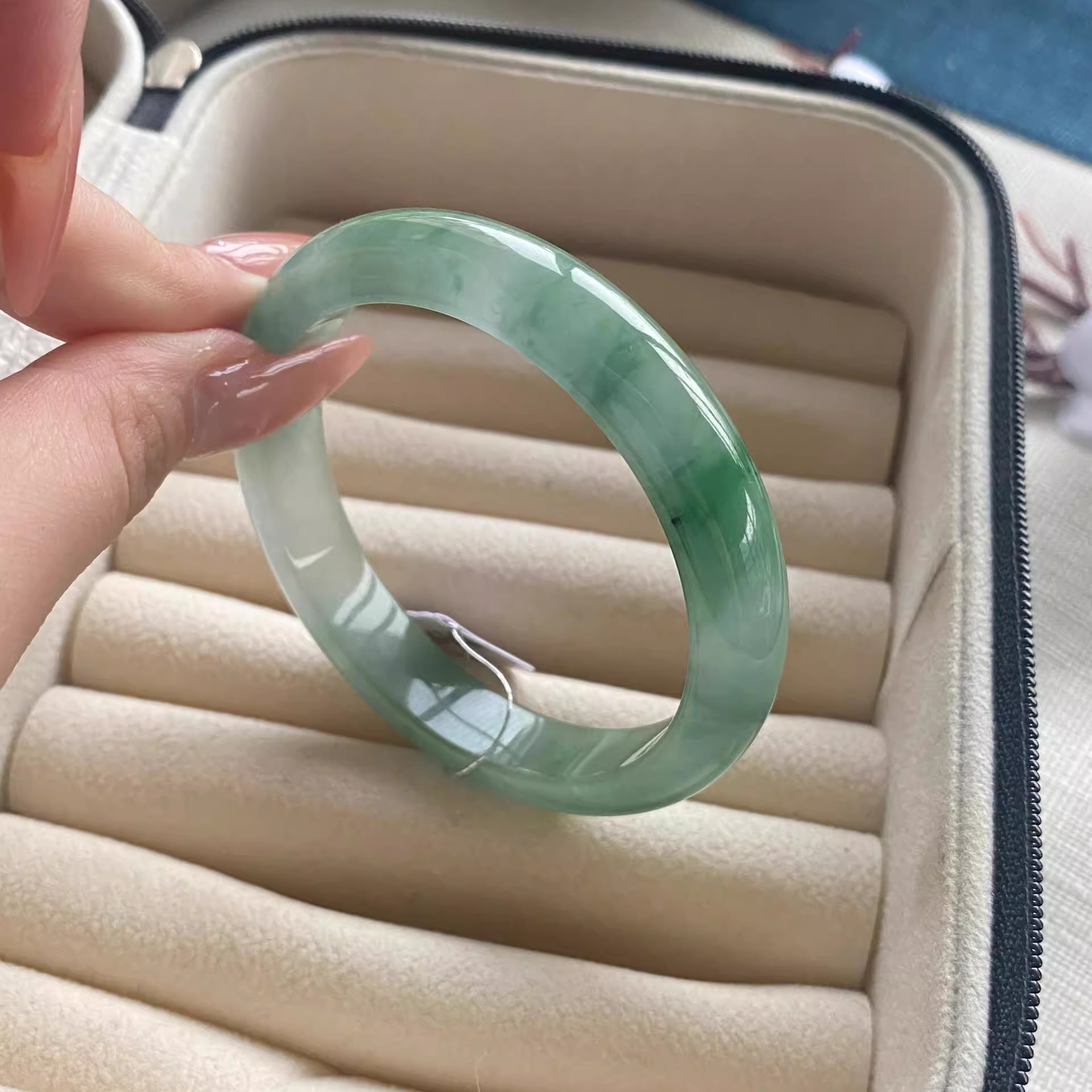 玉长情【丹青系列】翡翠玉手镯子