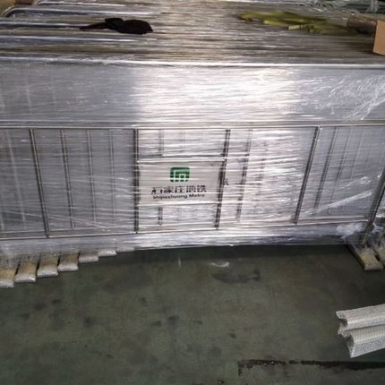不锈钢铁马护栏可移动道路市政交通安全隔离栏商场地铁围栏可定制