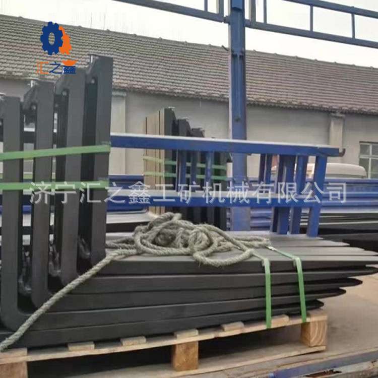 厂家直销  1T货叉 各种型号  质量保证  叉车厂家叉车配件