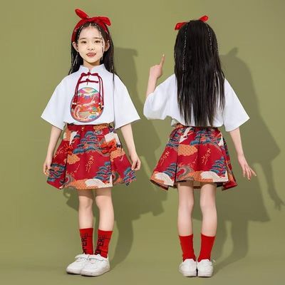 六一儿童表演国风啦队中汉