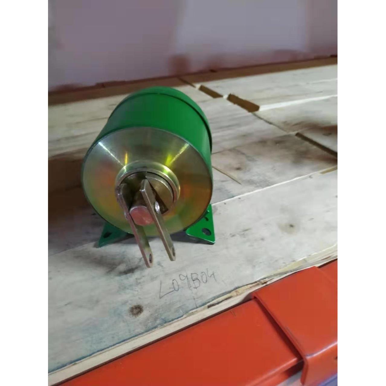 ST710Y起动机马达开关吸铁开关济柴12V190起动机马达开关