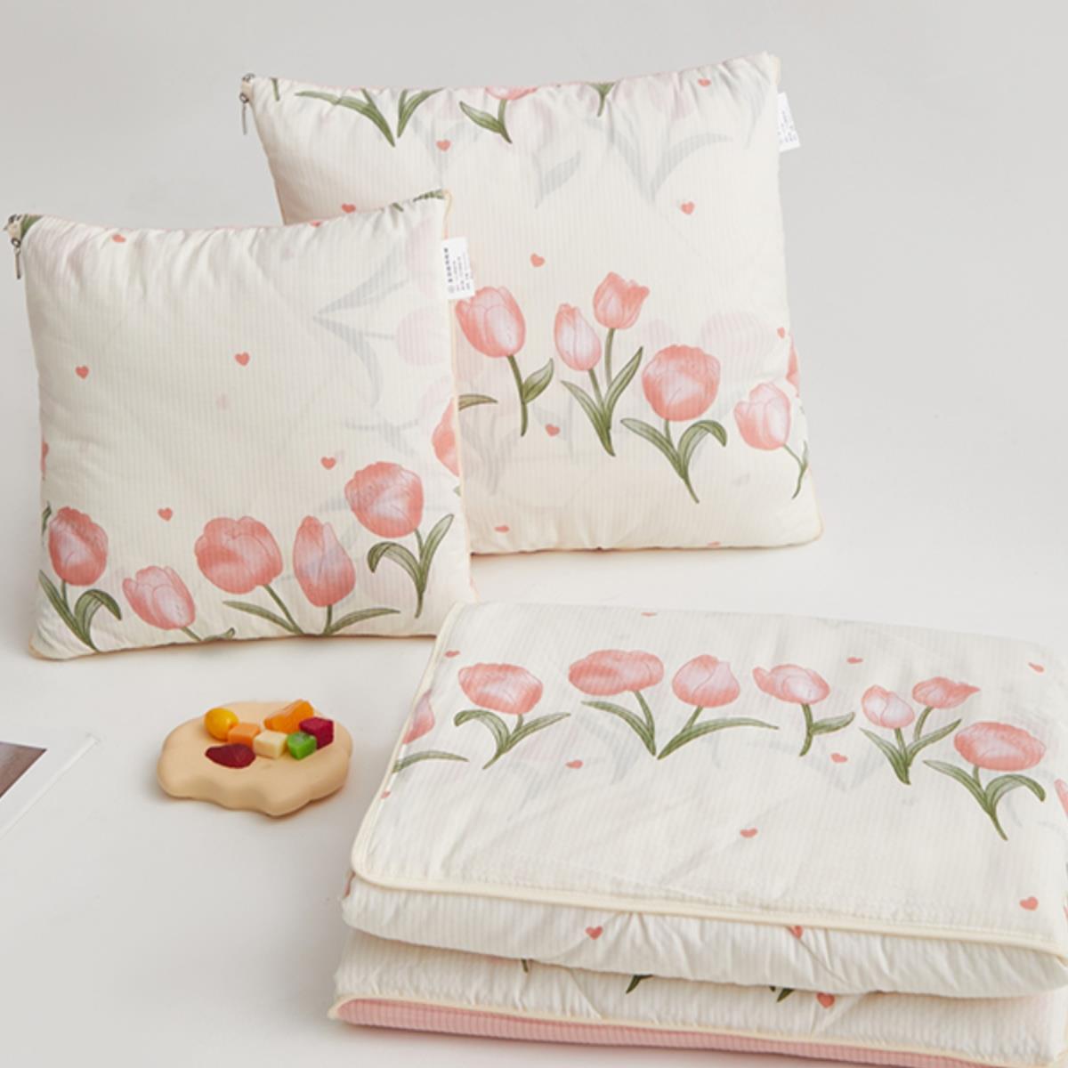 夏季棉枕头、棉被两用沙发、纯棉空调、棉被、汽车、办公室、午餐