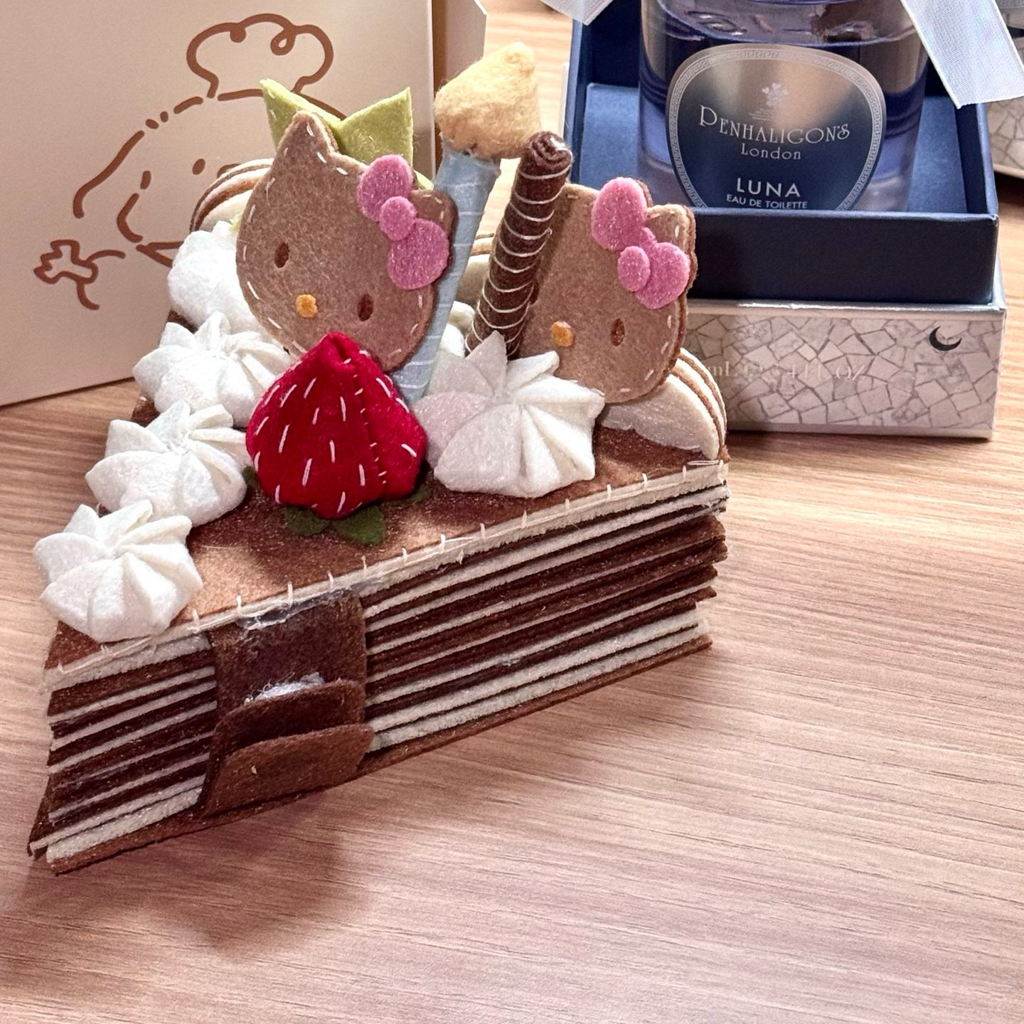 卡通凯蒂猫千层蛋糕成品不织布小蛋糕相册2-3寸照片可定制新款,模玩/动漫/周边/娃圈三坑/桌游,潮玩盲盒,淘宝优惠券,粉丝福利购,淘宝优惠卷