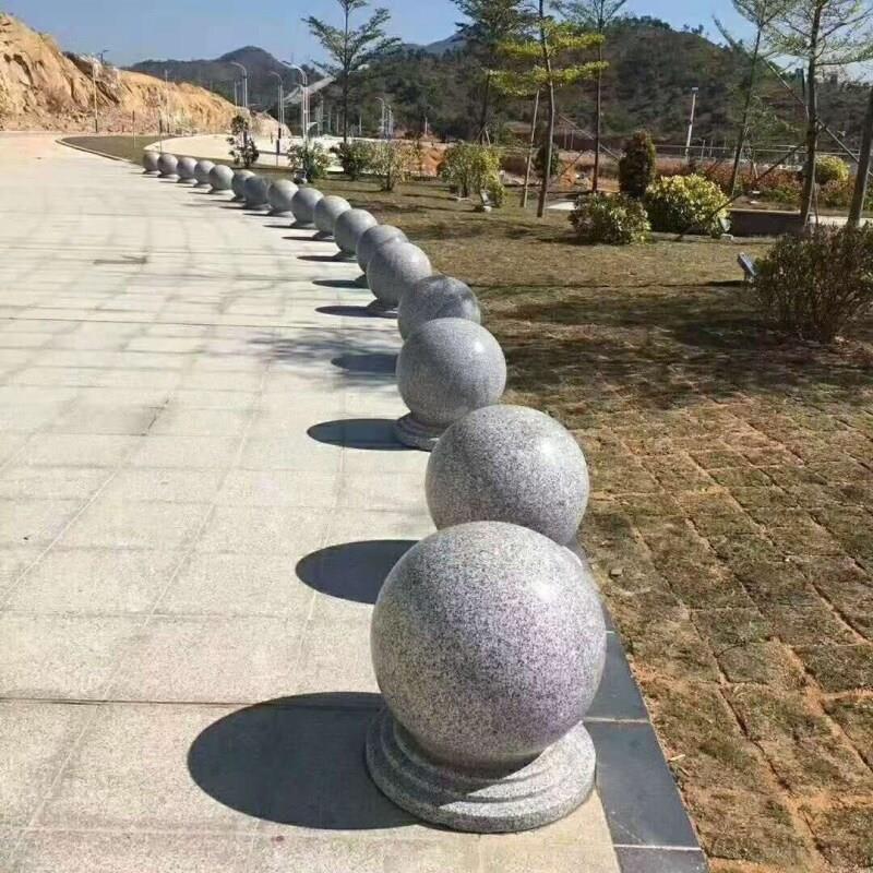 石球圆球路障阻车石芝麻白广场阻车石墩天然花岗岩现代圆雕石头球