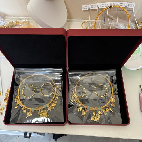 出租金锁婴儿长命锁宝宝周岁道具满月百天项圈编绳儿童百福整套
