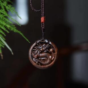 沉香木龙牌吊坠五爪龙钥匙扣脖挂饰中国龙项炼木质生肖龙形汽车挂