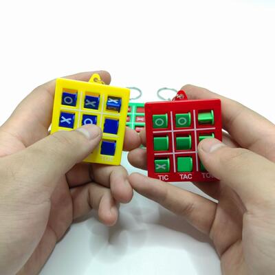 跨境XO井字棋小学生钥匙扣塑料棋类三子棋玩具热销游戏迷爆款