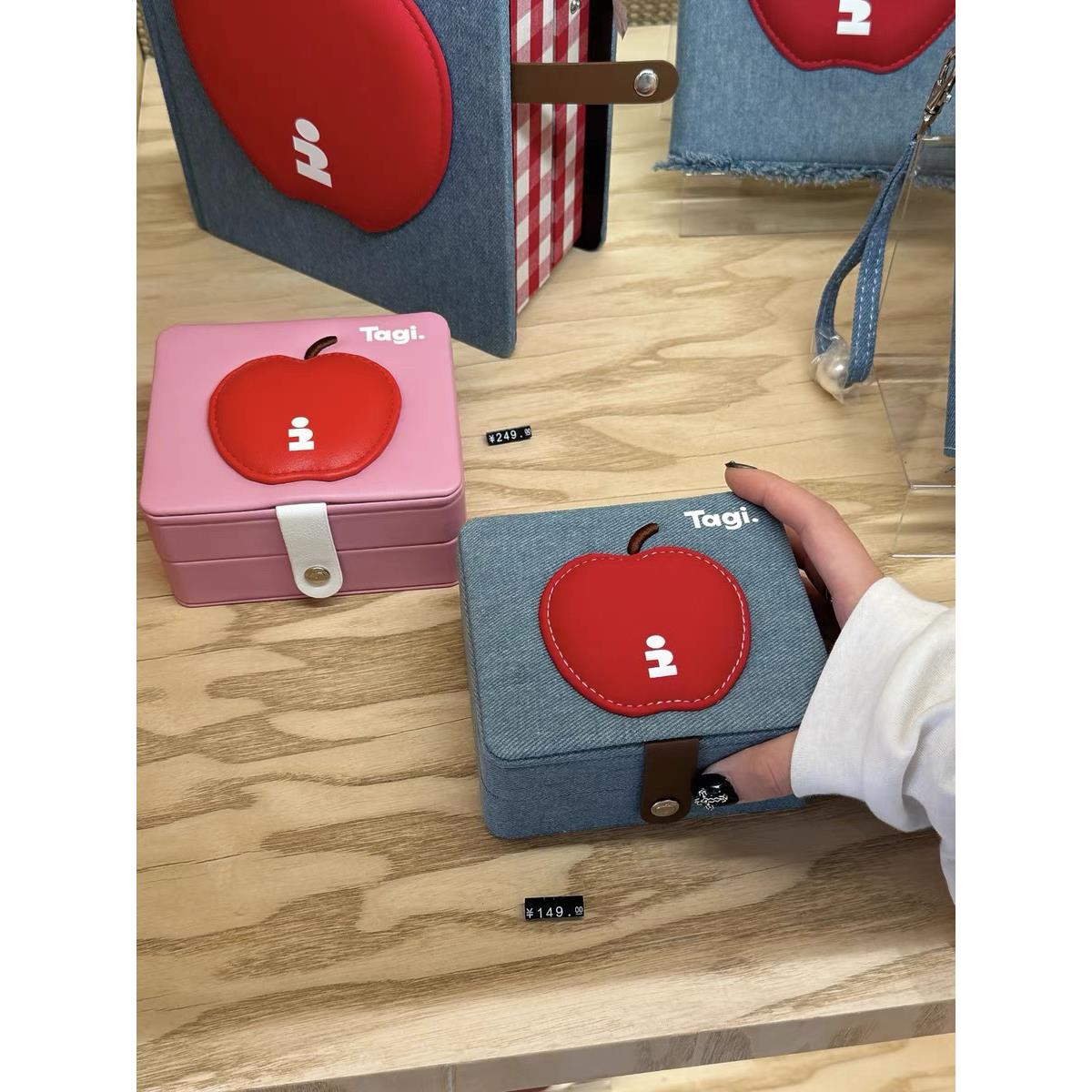 Tagi首饰盒提花双层可携式旅行戒指耳针耳环项炼防氧化收纳盒箱礼