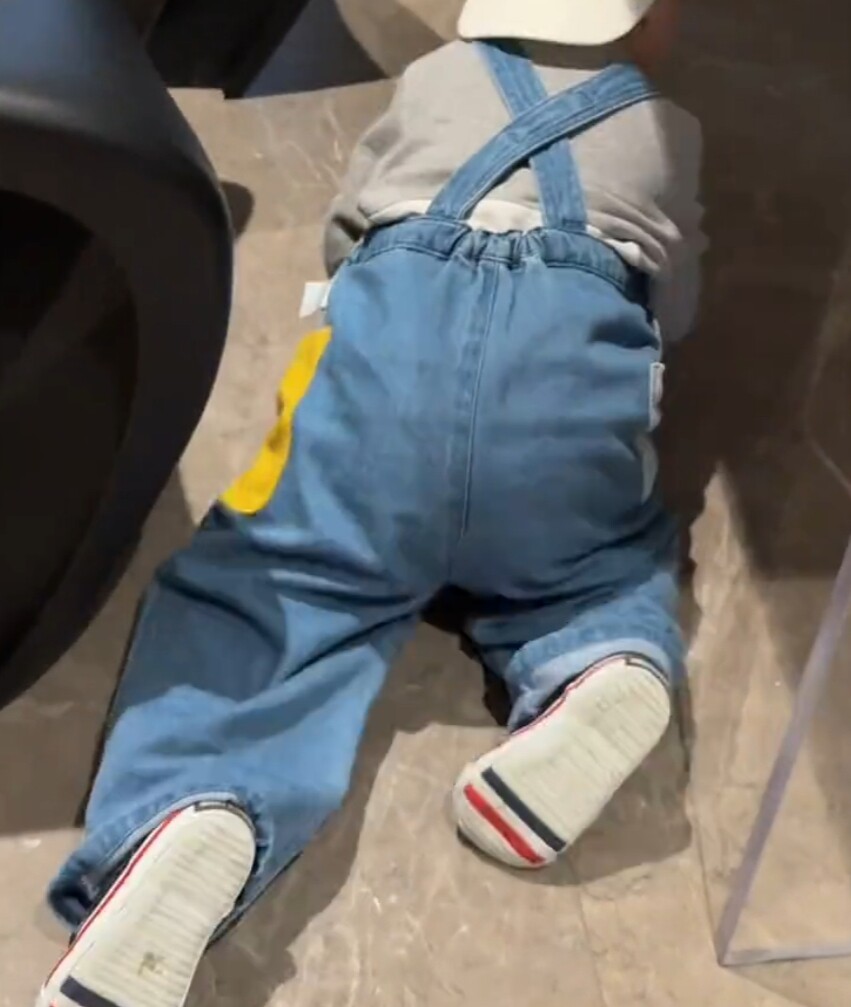 儿童2025春季新款裤子女童卡通长裤男孩纯棉牛仔背带裤