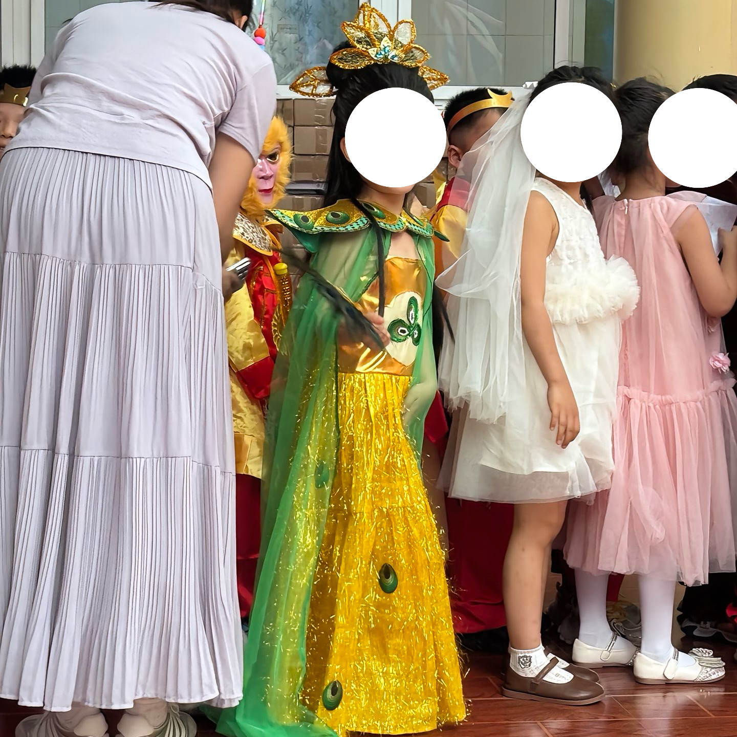 孔雀公主表演服女童幼儿园六一儿童节舞台套装精美演出道具