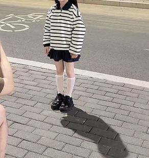 2025秋季韩版女童新款黑白条纹Polo领领长袖卫衣小女孩藏青百褶裙