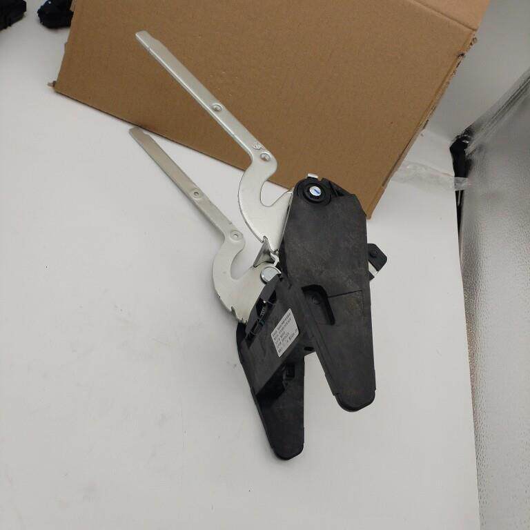 适用捷达VS7途观L途安L途岳高配扶手箱盖子支架VS5扶手箱抬高支架