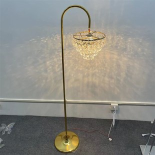 新款婚庆冰条水晶发光路引婚礼堂欧式铁艺M吊灯冰晶引路灯舞台装