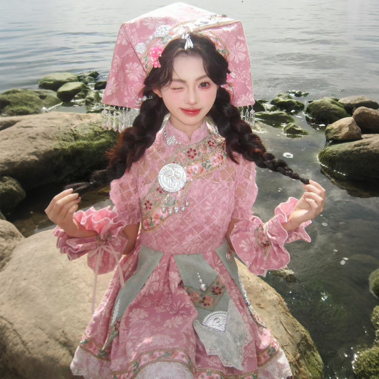 粉色少女壮族少数民族短裙新款西双版纳苗疆旅拍三月三改良服装