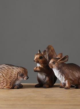 抽象艺术可爱兔子松鼠刺猬摆件吉祥物客厅桌面酒柜树脂家居装饰品