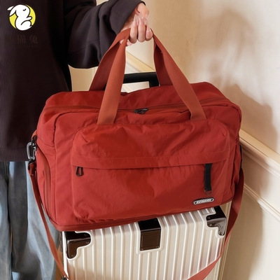 女士大容量红色旅行袋轻便可扩容