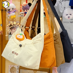 小众不撞款斜挎包休闲简约风帆布包女大容量轻便单肩慵懒风通勤包